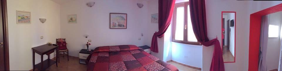 Ada'S Guest House Bosa Rum bild